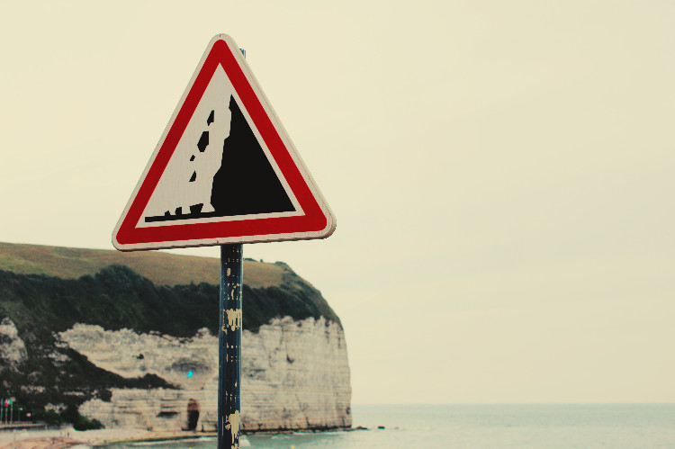 falling rocks sign