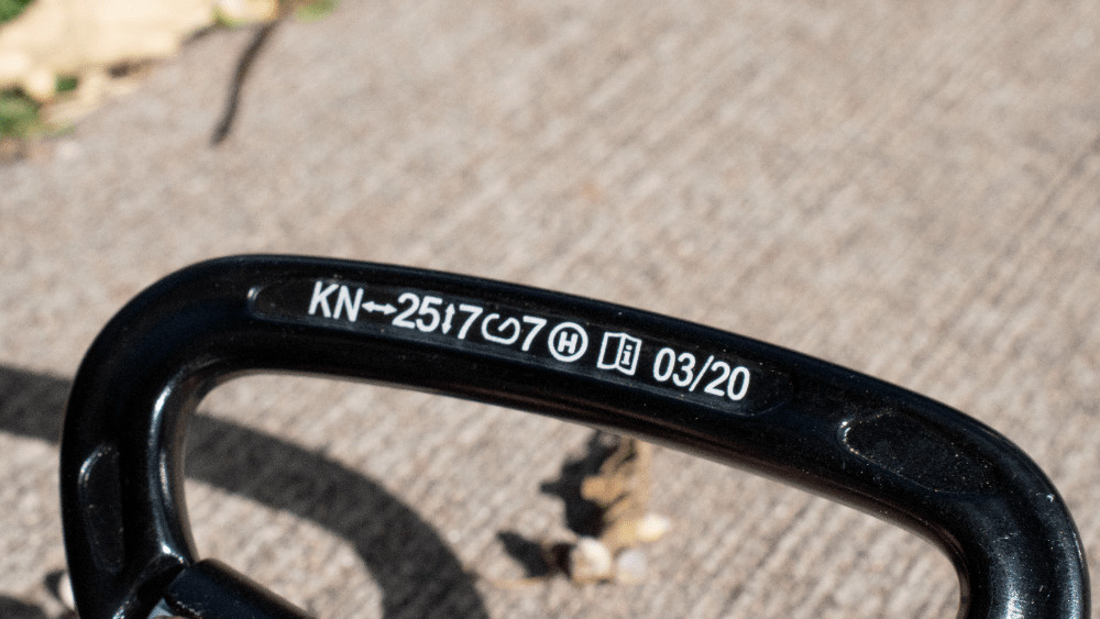 carabiner strength rating